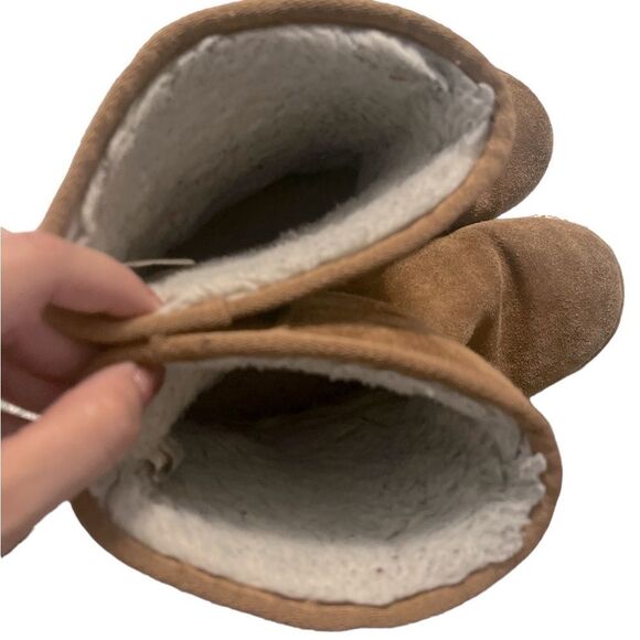 Koolaburra By UGG Women’s Victoria Short Classic Boots - Picture 3 of 9